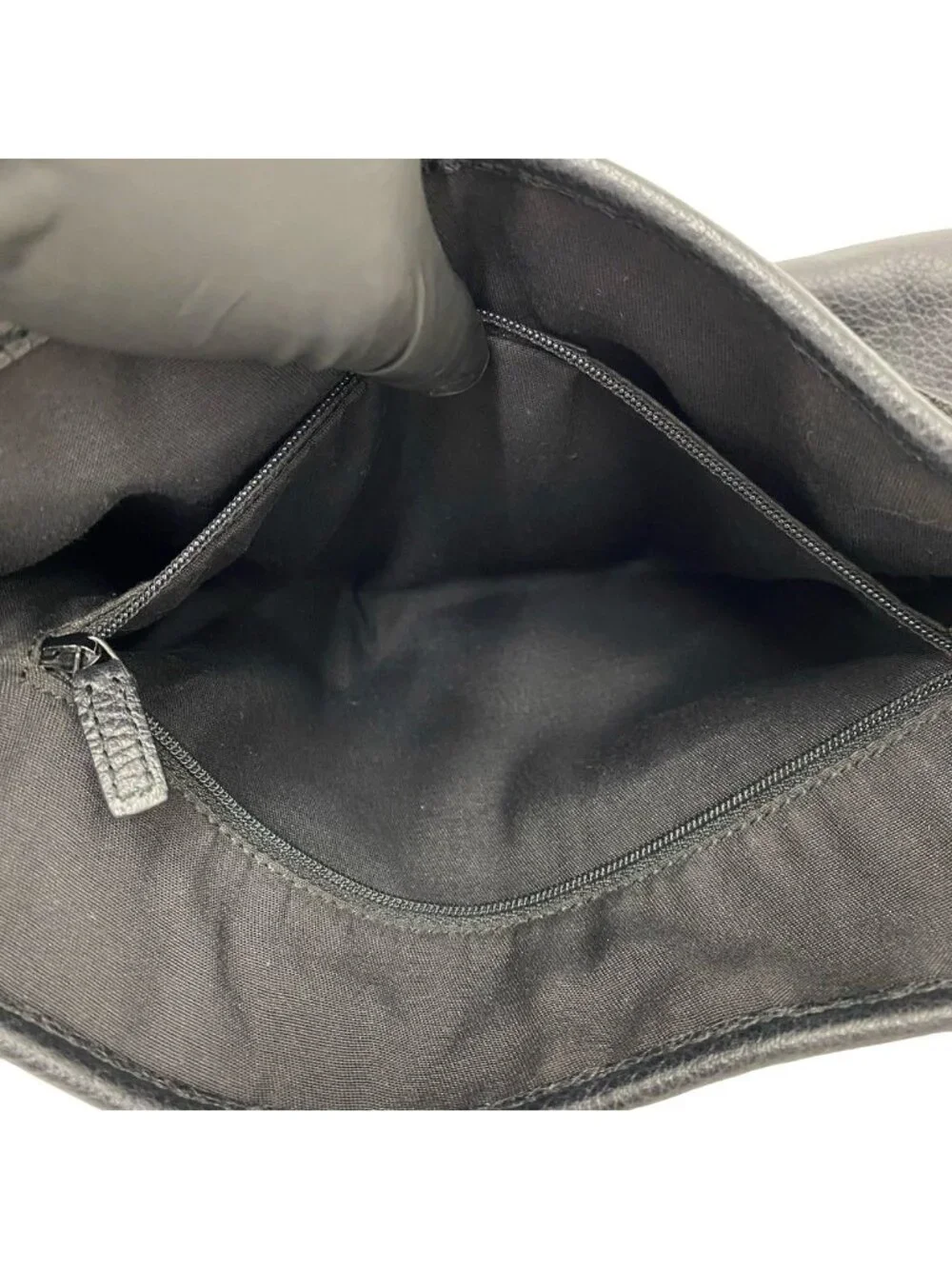 Gucci Log Leather Tote Shoulder Bag Black